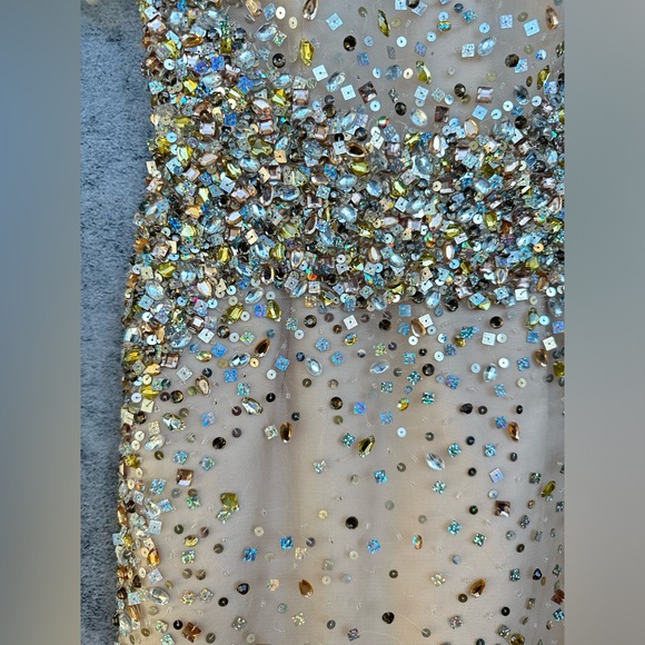 Jovani Sequin Embellished Cocktail Dress with Ruffle Sleeves - Size 0 - Picture 3 of 8